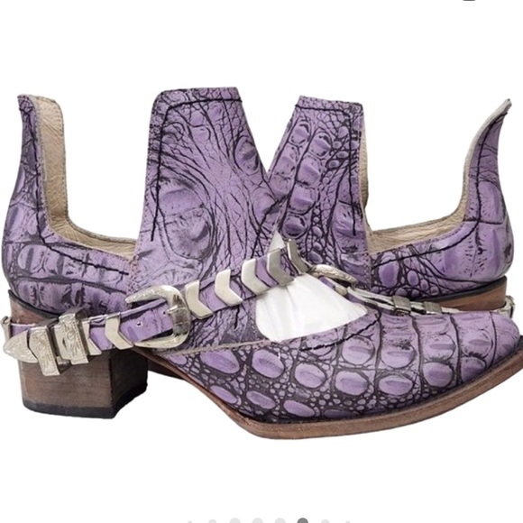 freebird Shoes - Purple Croc Blade size 11